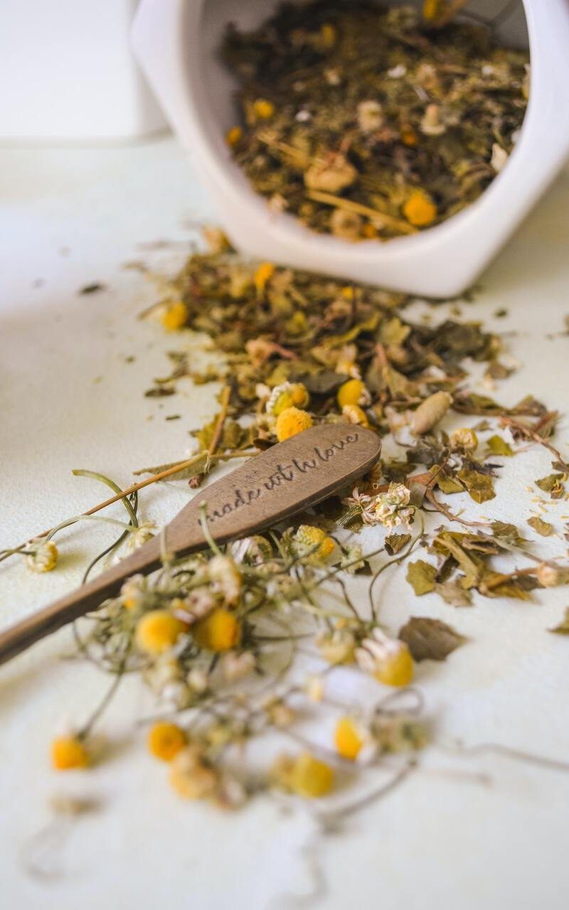 Bisabolol is derived from Chamomile and as you would expect, is an incredibly soothing and anti-inflammatory ingredient. Its anti-irritant properties make it the perfect addition to your daily moisturizer for calming anti-free radical defense and is a balm for irritated, sensitive, dermatitis-prone skin.
Found in: Face Crème Originale